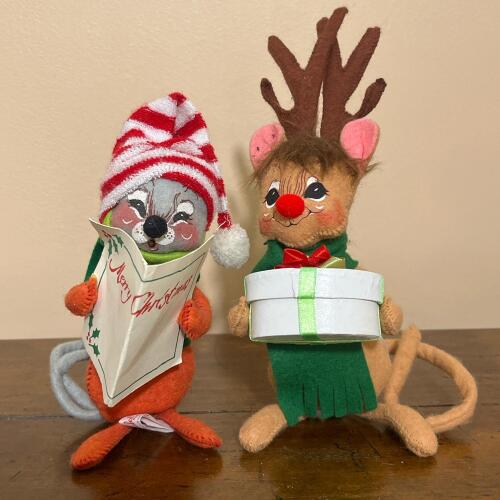 Collectible Vintage Pair Of Annalee Christmas Mouse Dolls