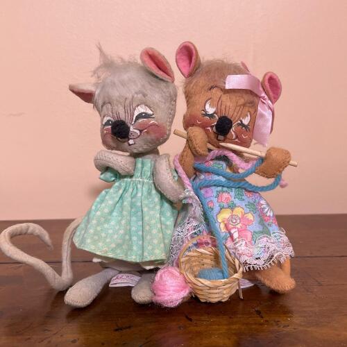 Collectible Vintage 1987 & 1989 Annalee Mobilitee Mouse Dolls