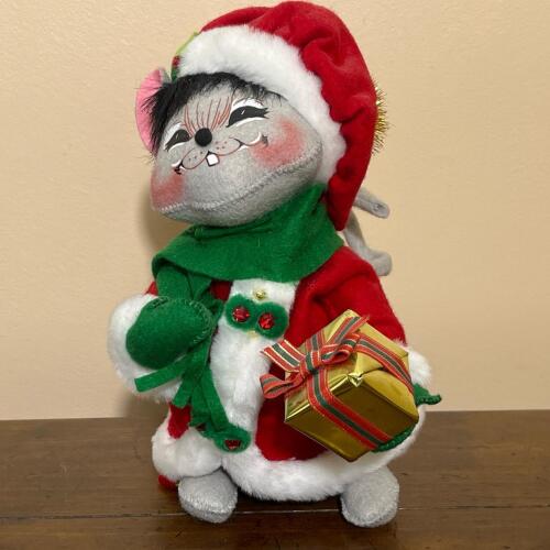 Collectible Vintage Annalee Christmas Gift Mouse Holiday Figurine