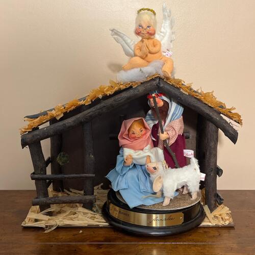 Collectible Vintage 1987&ndash;1990 Annalee Nativity Set With Handmake Stable