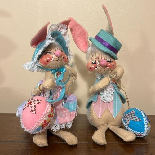 Collectible Vintage 1987 Annalee Easter Bunny Pair