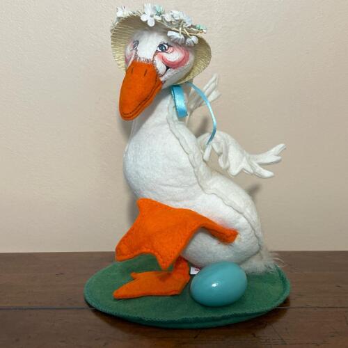 Collectible Vintage 1986 Annalee Goose Figurine With Egg