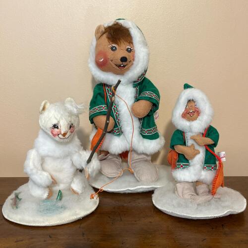 Collectible Vintage 1984 Annalee Mobilitee Arctic Fishing Family Doll Trio