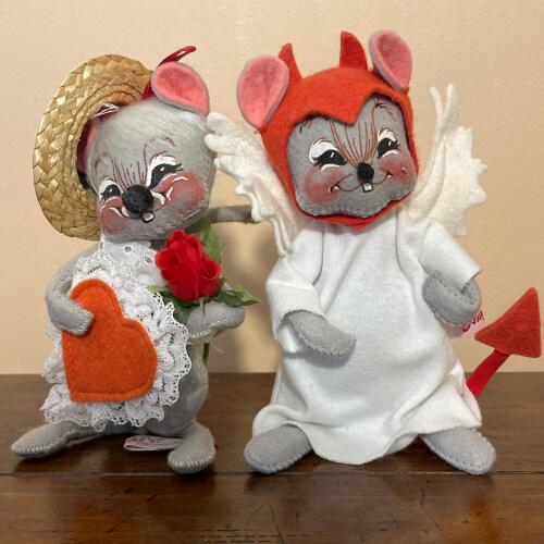 Collectible 1987 & 1998 Annalee Mouse Valentine Pair
