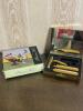 Looney Tunes Bugs Bunny & Elmer Fudd Gold-Tone Razor Kit
