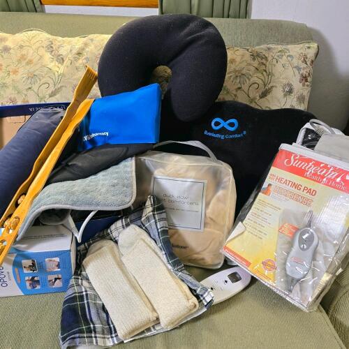 Assorted Personal Comfort Lot: Everlasting Comfort Seat, Sunbeam Heating Pad, Brookstone Foot Warmers