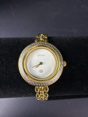Gucci 1100L Women&rsquo;s Gold-Plated Quartz Swiss Watch