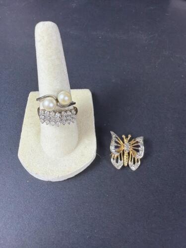 10K Gold Jewelry Lot: 2 Rings and Butterfly Pin