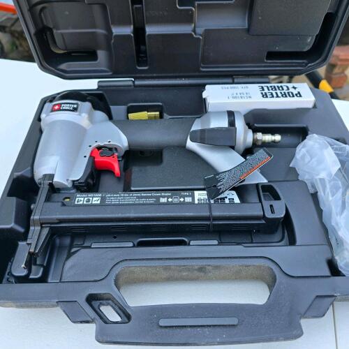 Porter-Cable NS100B 18 Ga 1/4" Narrow Crown Pneumatic Stapler, 120 PSI Max, Case, Manual, 2010