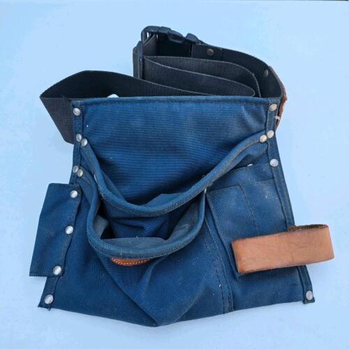 KUNSLITE Blue Canvas Carpenter&rsquo;s Tool Belt Pouch, Adjustable Belt, Leather Accents, 3 Pockets