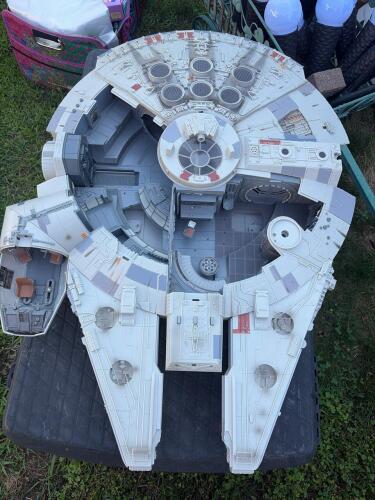 Kenner 1979 Millennium Falcon Playset