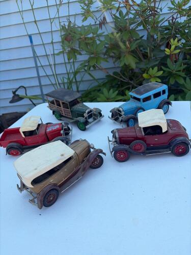Five Hubley Ford Model A Die-Cast Toy Cars Lot
