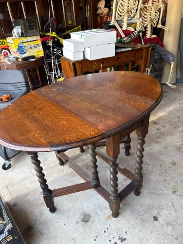 Vintage Oak Barley Twist Gateleg Small Drop-Leaf Table