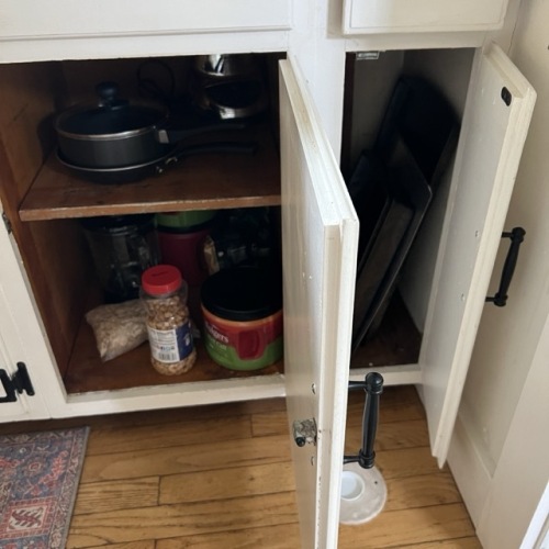 Cabinet Lot with Cuisinart SmartPower Duet Blender and Other Kitchen Items