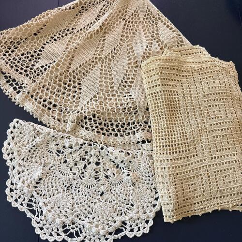 Six Piece Lot of Vintage Doilies and Placemats