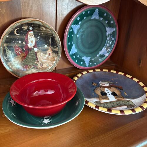 Mixed Holiday-Themed Five Piece Ceramic Dinnerware Set