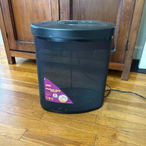 Staples 8-Sheet Cross-Cut Paper Shredder