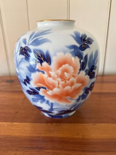 Fukagawa Japanese Porcelain Vase