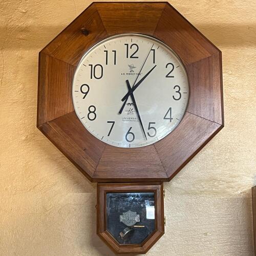 Universal Techtronics Harley-Davidson Wooden Wall Clock
