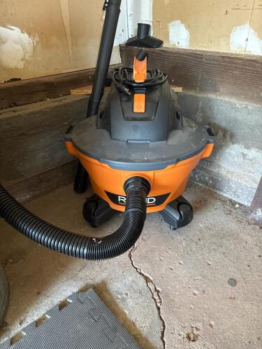 RIDGID Wet/Dry Vacuum with Attachments