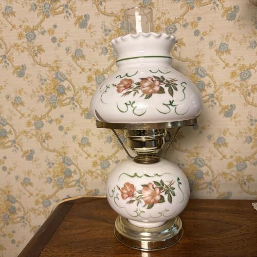 Vintage Floral Glass Hurricane Table Lamp with 3 Settings