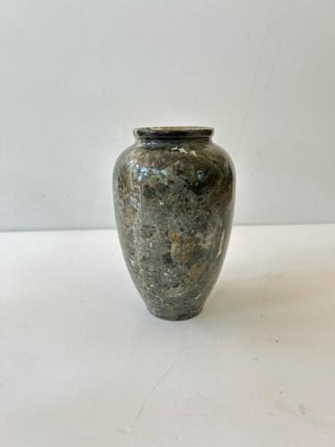 Marble Vase Made in Pakistan
