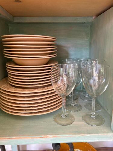 Peach Dinnerware and Goblet Lot, Savoir Vivre and Fiesta