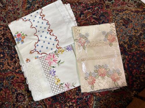 Vintage Embroidered Floral Linen Trio