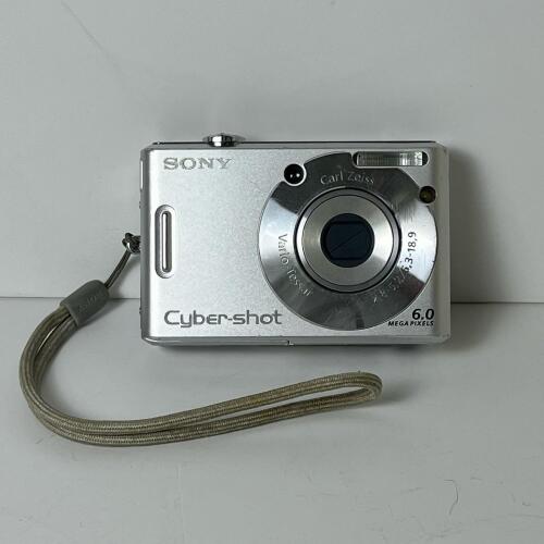 Sony Cyber-shot DSC-W30 Digital Camera