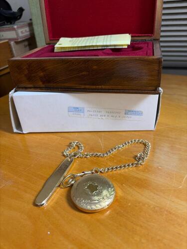 Majestron Quartz Pocket Watch with Chain and Knife