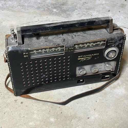 Vintage Standard FM/AM Portable Radio