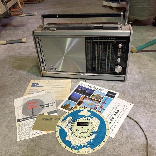 Vintage Grundig Satellit 1000 Multi-Band Shortwave Radio