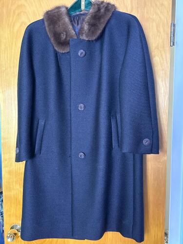 Women's Medium Louisoder Modell Wool Coat with Fur Collar