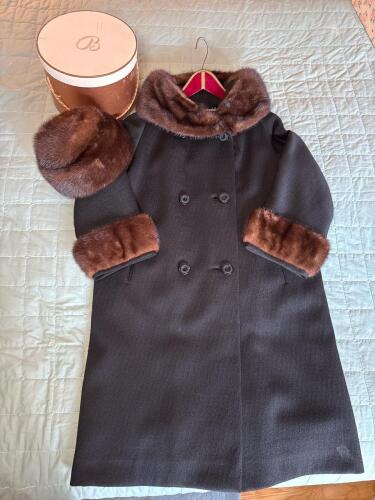 Women's Medium Bloomingdale's Black Wool Coat with Mink Fur Trim and Matching Hat
