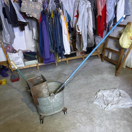 Vintage Bay State 2601 Metal Mop Bucket with Wringer