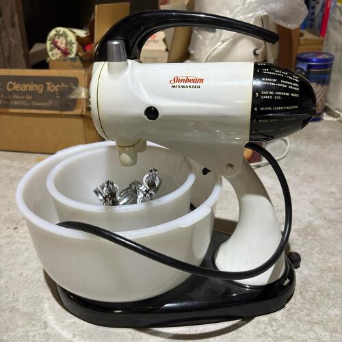 Vintage Sunbeam Mixmaster Stand Mixer with Glasbake Milk Glass Bowls
