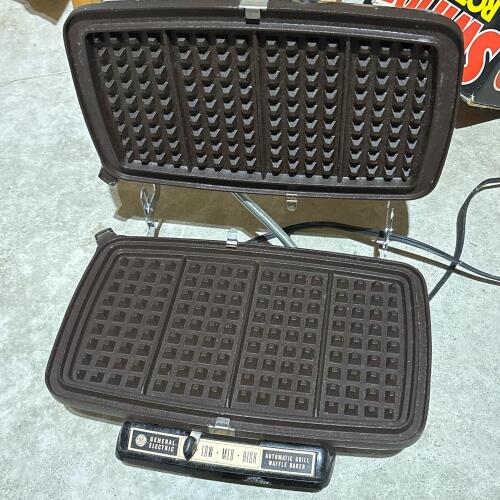 General Electric Automatic Grill Waffle Baker