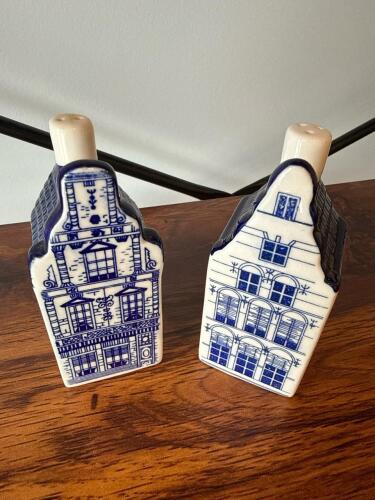 Elesva 227 Blue and White House Shakers Pair
