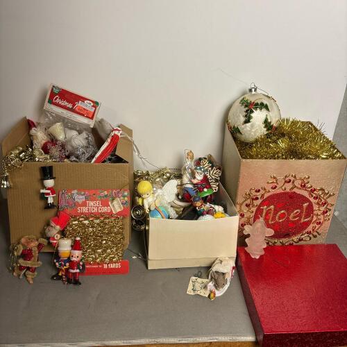 Vintage Christmas Ornaments & Decorations