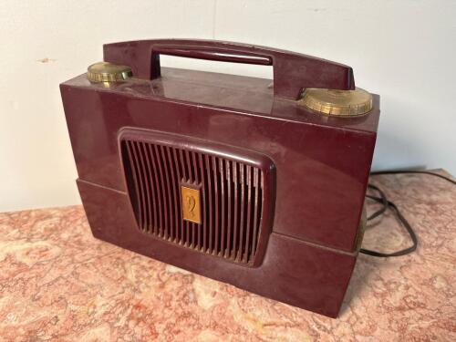 Philco Portable Bakelite AM Radio