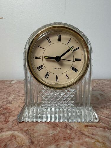 Glass Mantel Quartz Clock