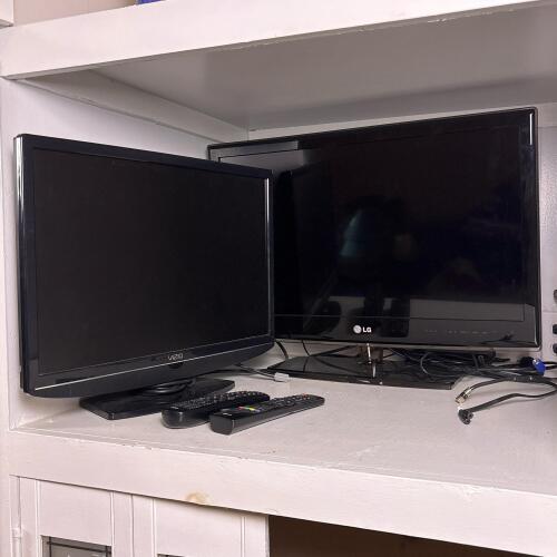 LG 26" TV & Vizio 22" TV with Remotes