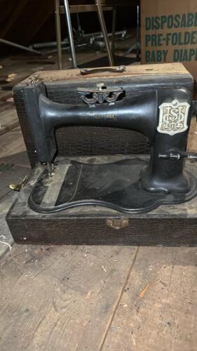 Household Sewing Machine Co. Antique Sewing Machine
