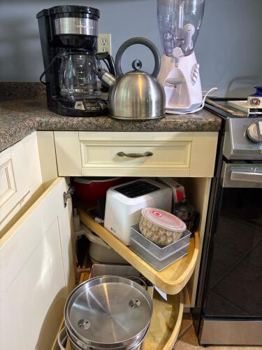 Small Appliance and Gadget Lot