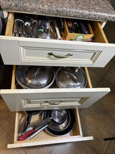 Kitchen Drawers Lot