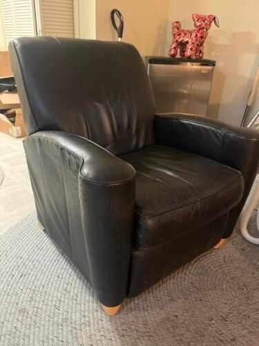 La-Z-Boy Classics Black Leather Armchair