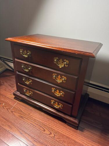 Null Manufacturing Mahogany-Finish Miniature Chest