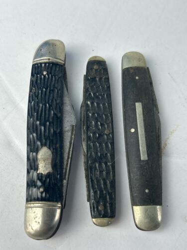 Three Vintage Folding Pocket Knives With Jigged Handles, Slipjoint & Multiple Blades