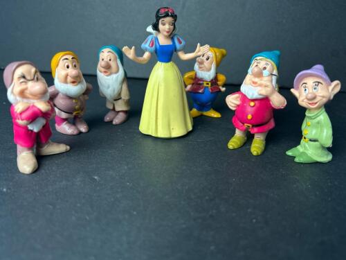 Vintage Disney Mattel Snow White & The Seven Dwarfs 8 Piece Figurine Set