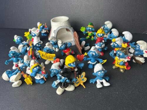 Vintage Lot Of Small Schleich Smurfs Figurines